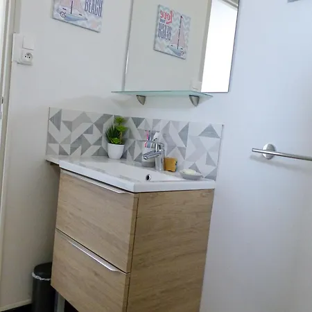 La Corniche Midalain A Cote Des Plages * Sète