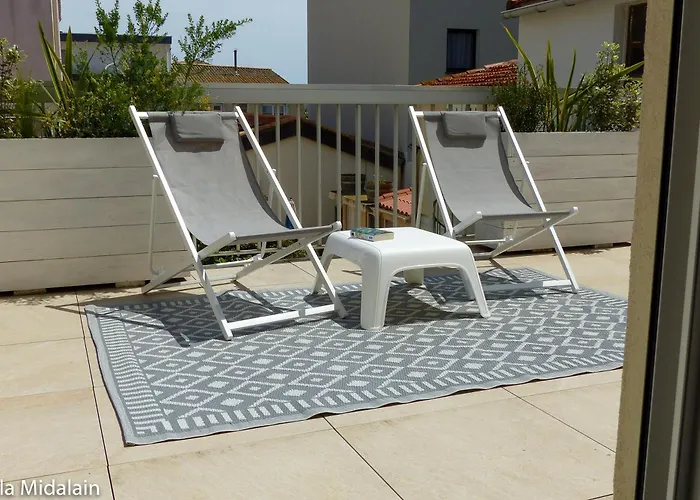 La Corniche Midalain A Cote Des Plages