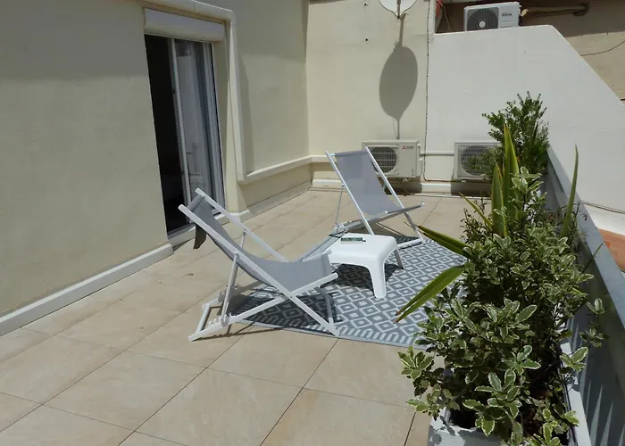 La Corniche Midalain A Cote Des Plages